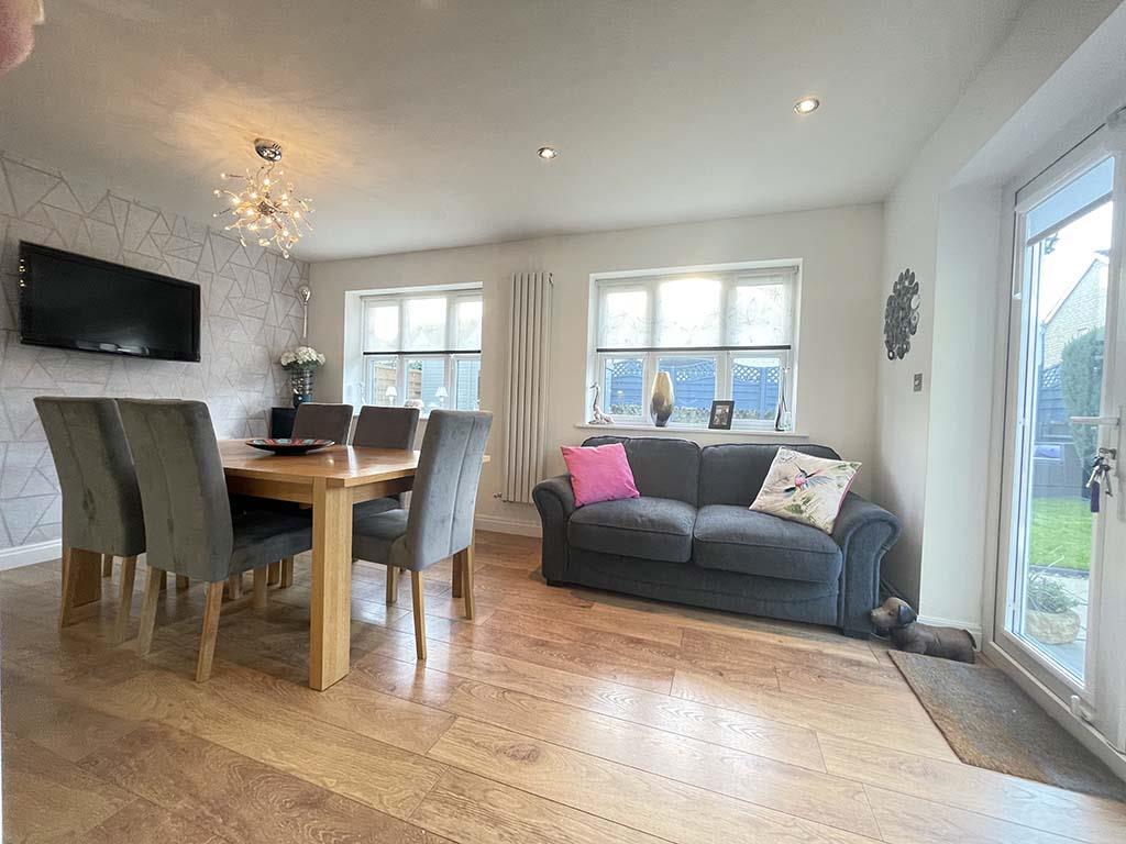 5 bedroom detached house For Sale in Steeton - Open Plan Living Dining Kitchen